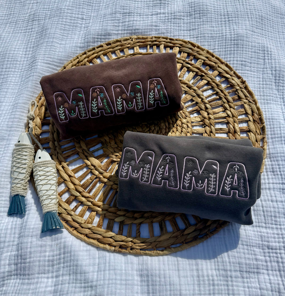 MAMA wild crewneck