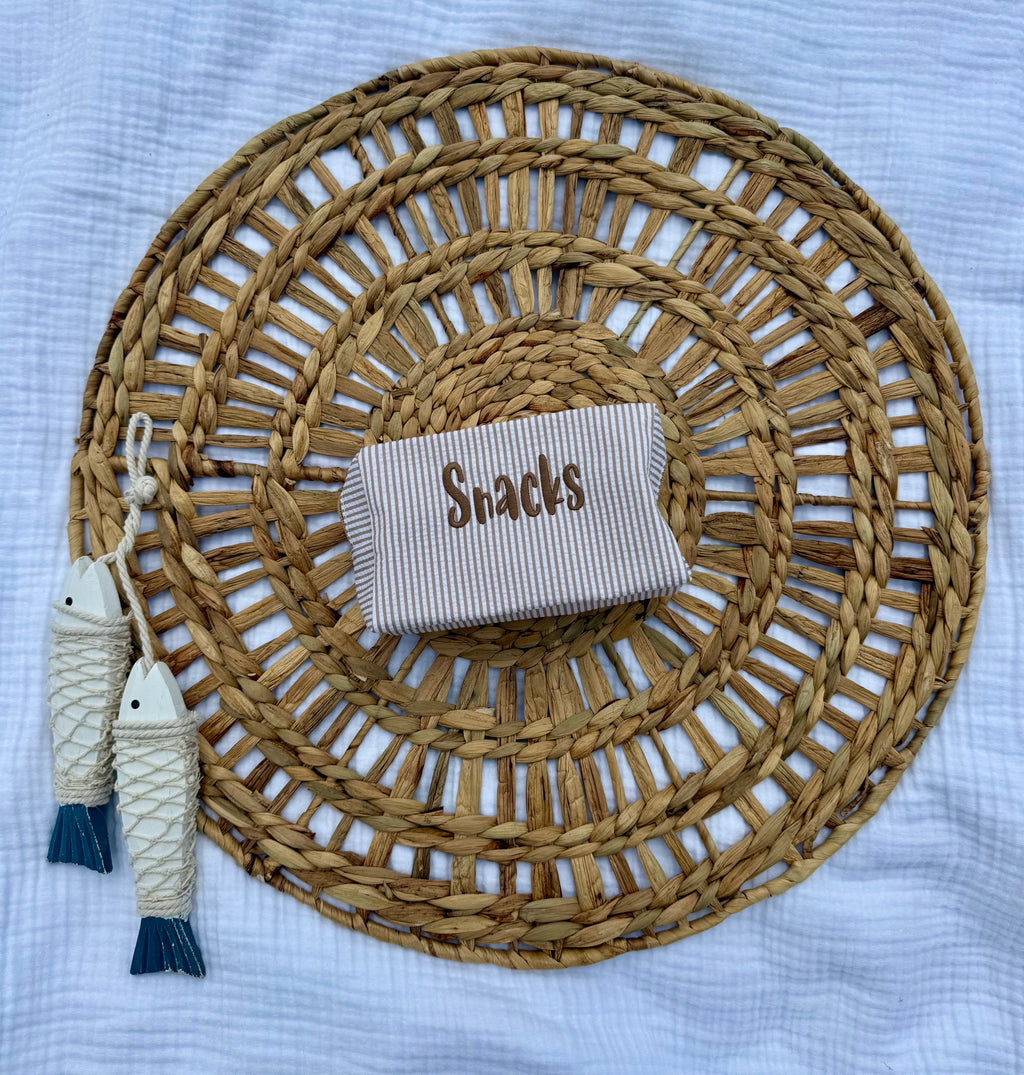 “Snacks” sear-sucker pouch