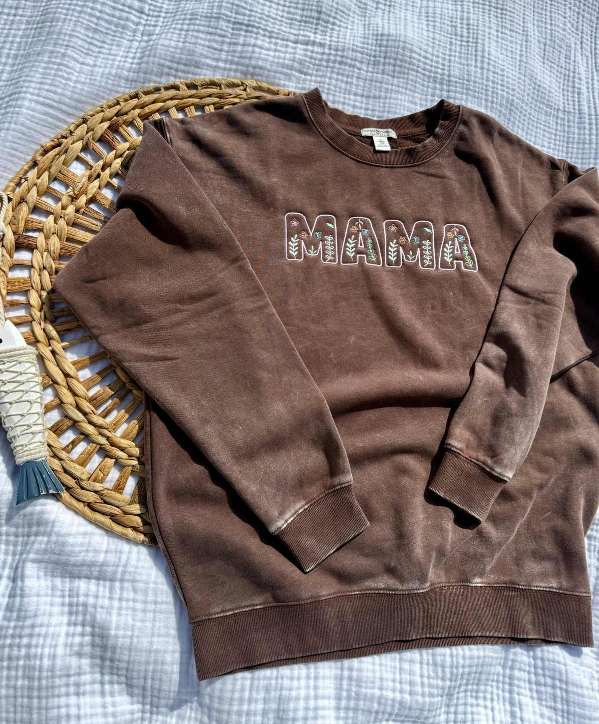 MAMA wild crewneck