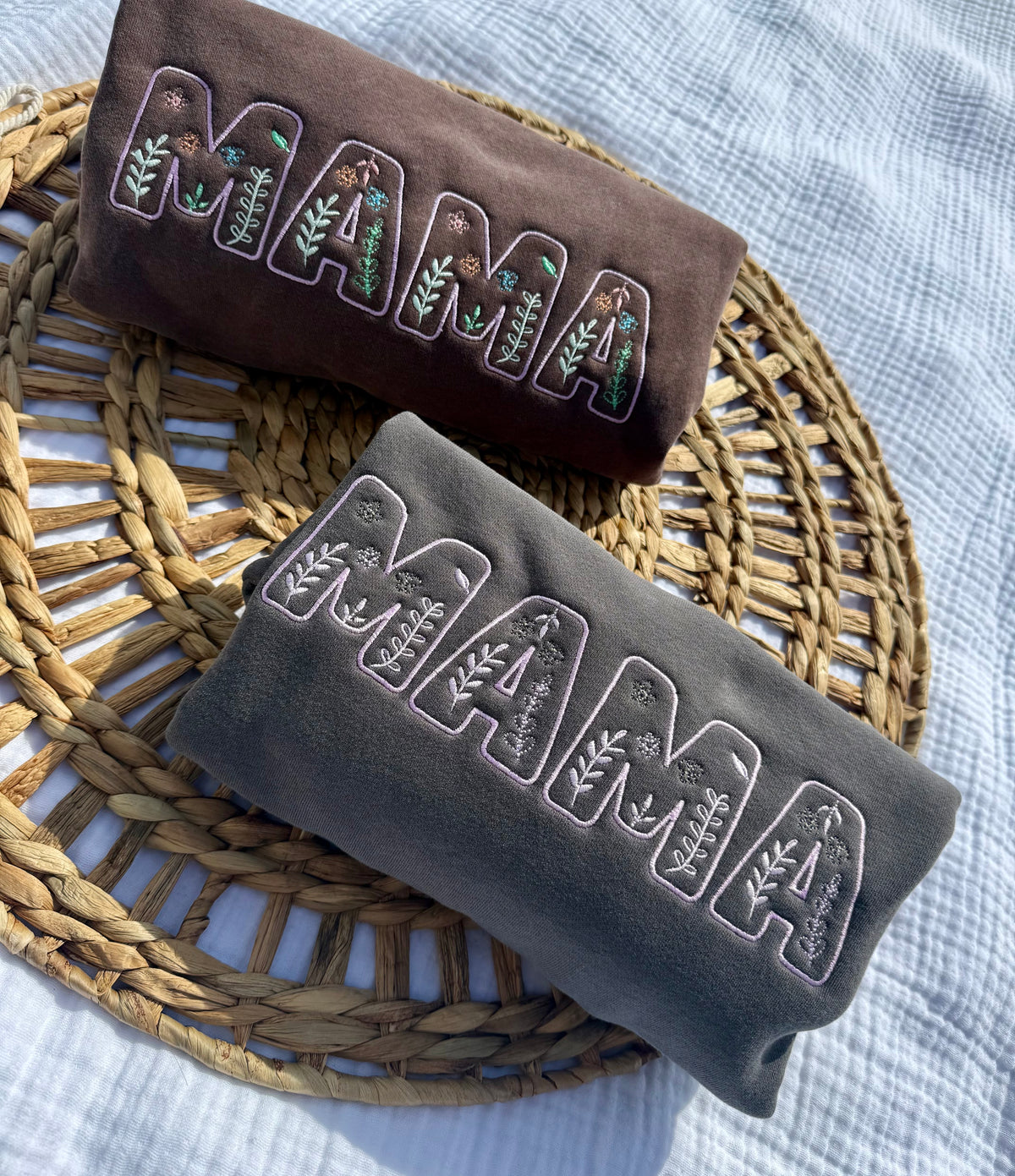 MAMA wild crewneck