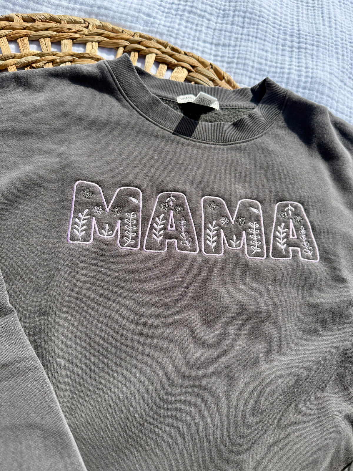 MAMA wild crewneck