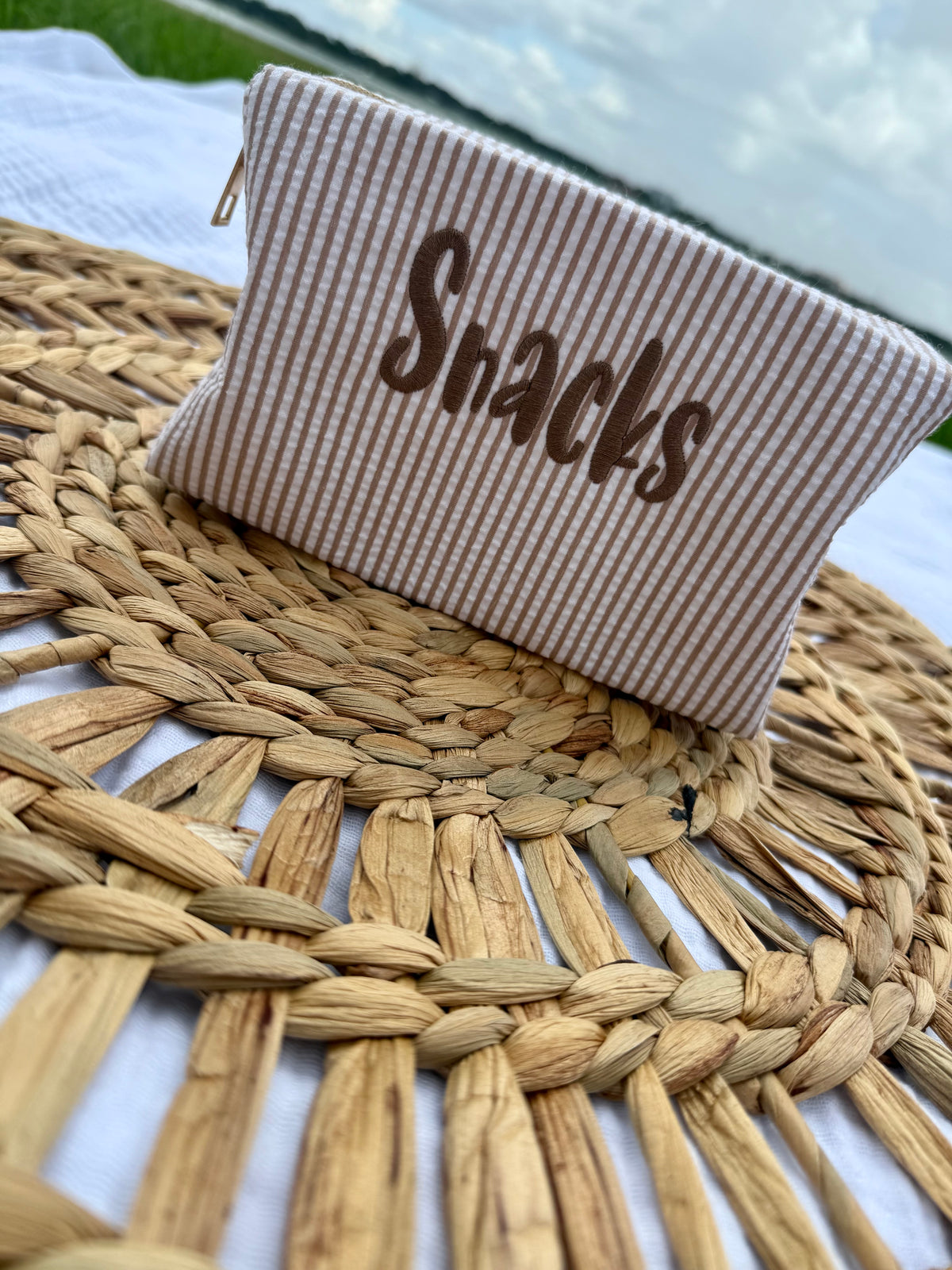“Snacks” sear-sucker pouch