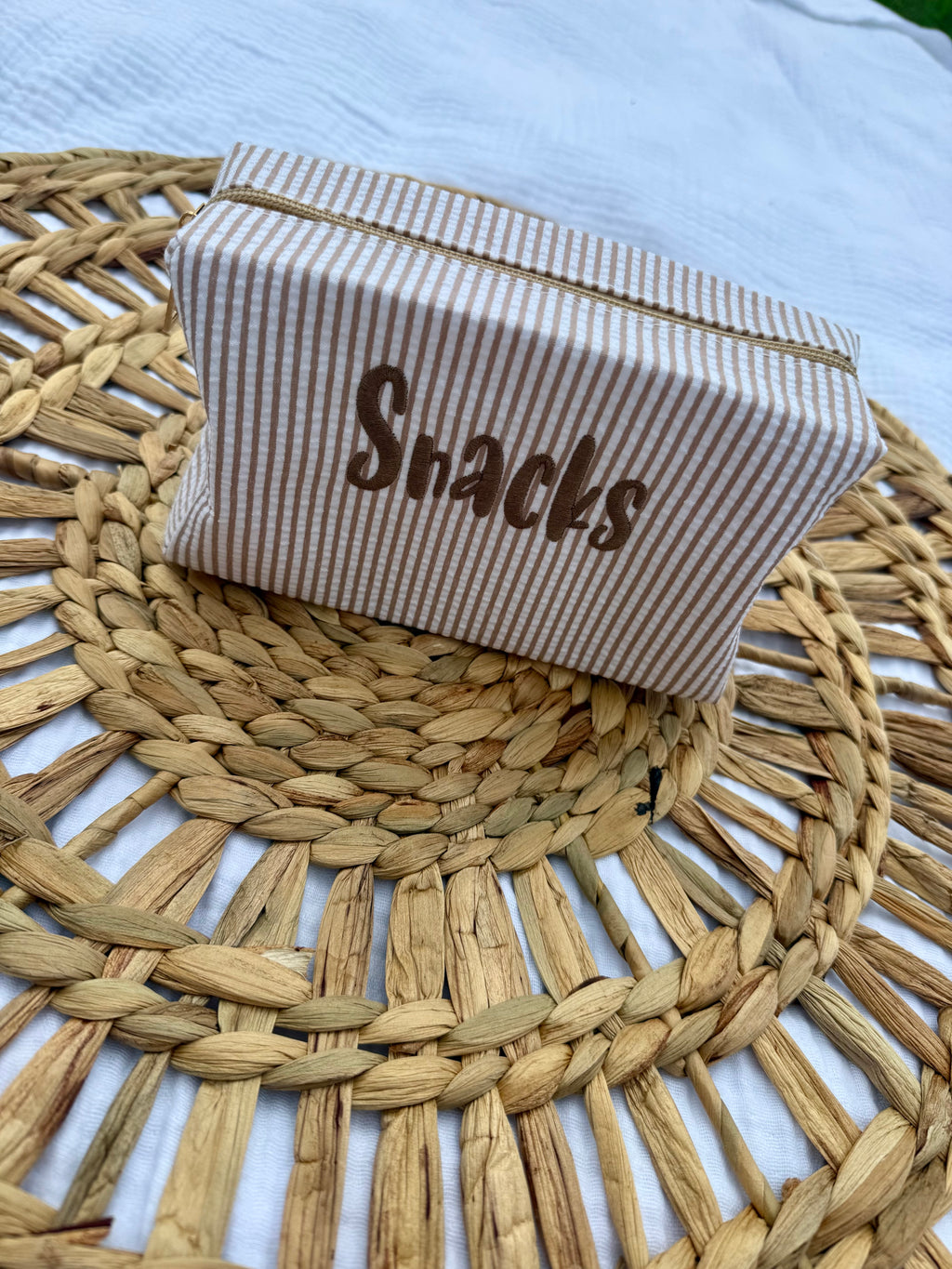 “Snacks” sear-sucker pouch